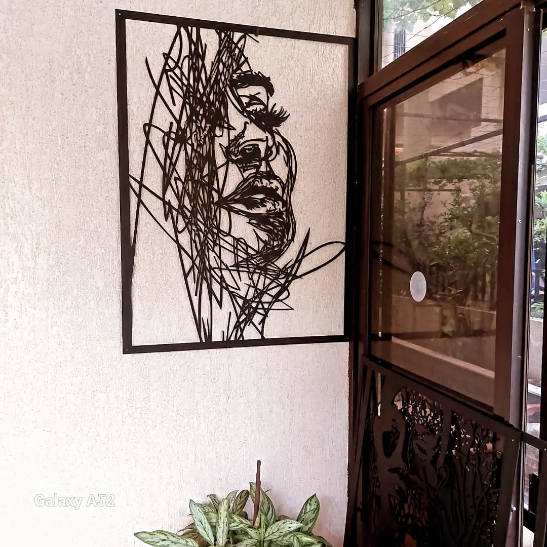Abstract Woman Face Metal Wall Art – Scribble Line Design